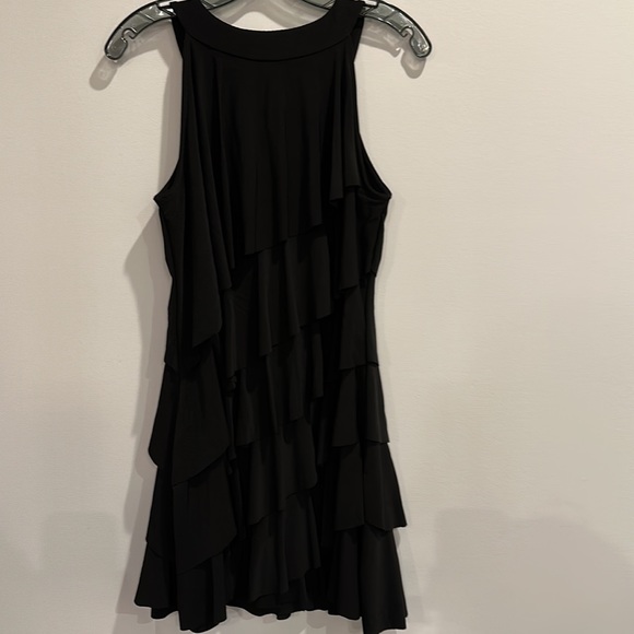 Fun little black dress - Picture 5 of 6